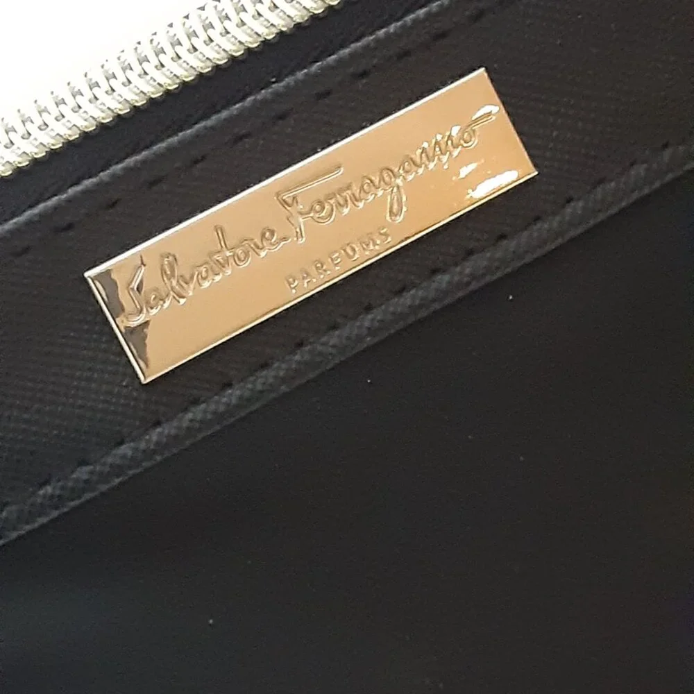 Signorina by Salvatore Ferragamo 30 ml scent with Black Mini Bag -NWOT